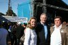 Pessuti com a esposa Regina e pref Henrique-faixa